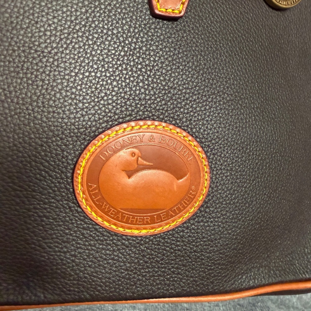 Dooney & Bourke Large Tote Shoulder Bag Brown Leather Top Handle Inner Pockets - Picture 3 of 13